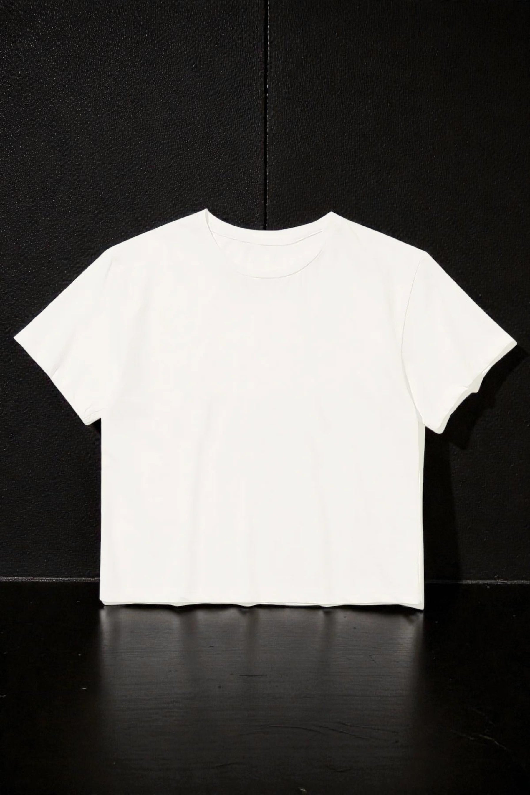 Crop Top T-Shirt — Kısa Boy, Oversize Kesim